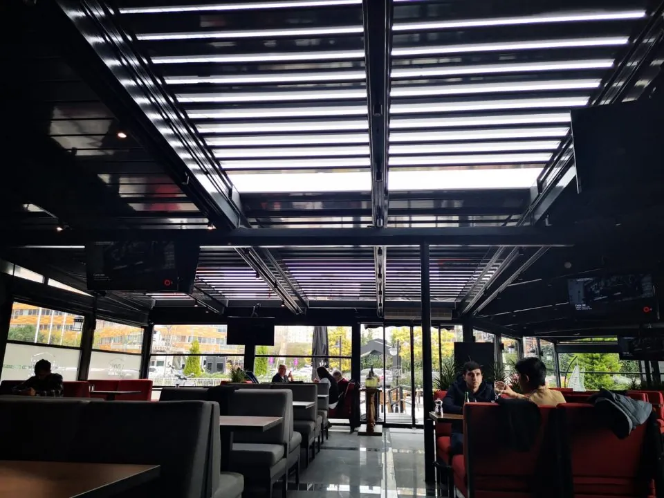 Pérgola Bioclimática — Imagen 1 de 18