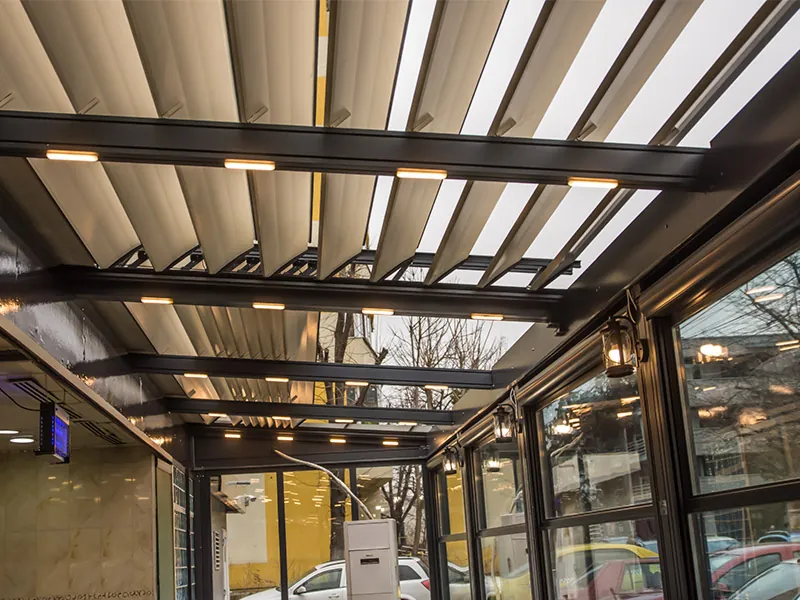 Pérgola manual vs motorizada: ¿vale la pena el motor?